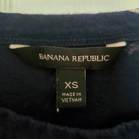 BANANA REPUBLIC Perfect fit flute print tshirt - Picture 5 of 7